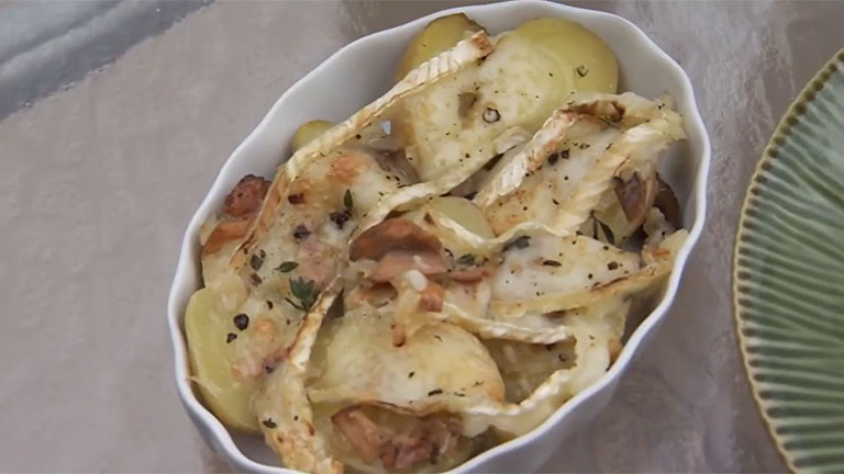 Baby Potatoes with Brie, White Wine and Thym Screenshot from America's Heartland Season 7 Episode 03